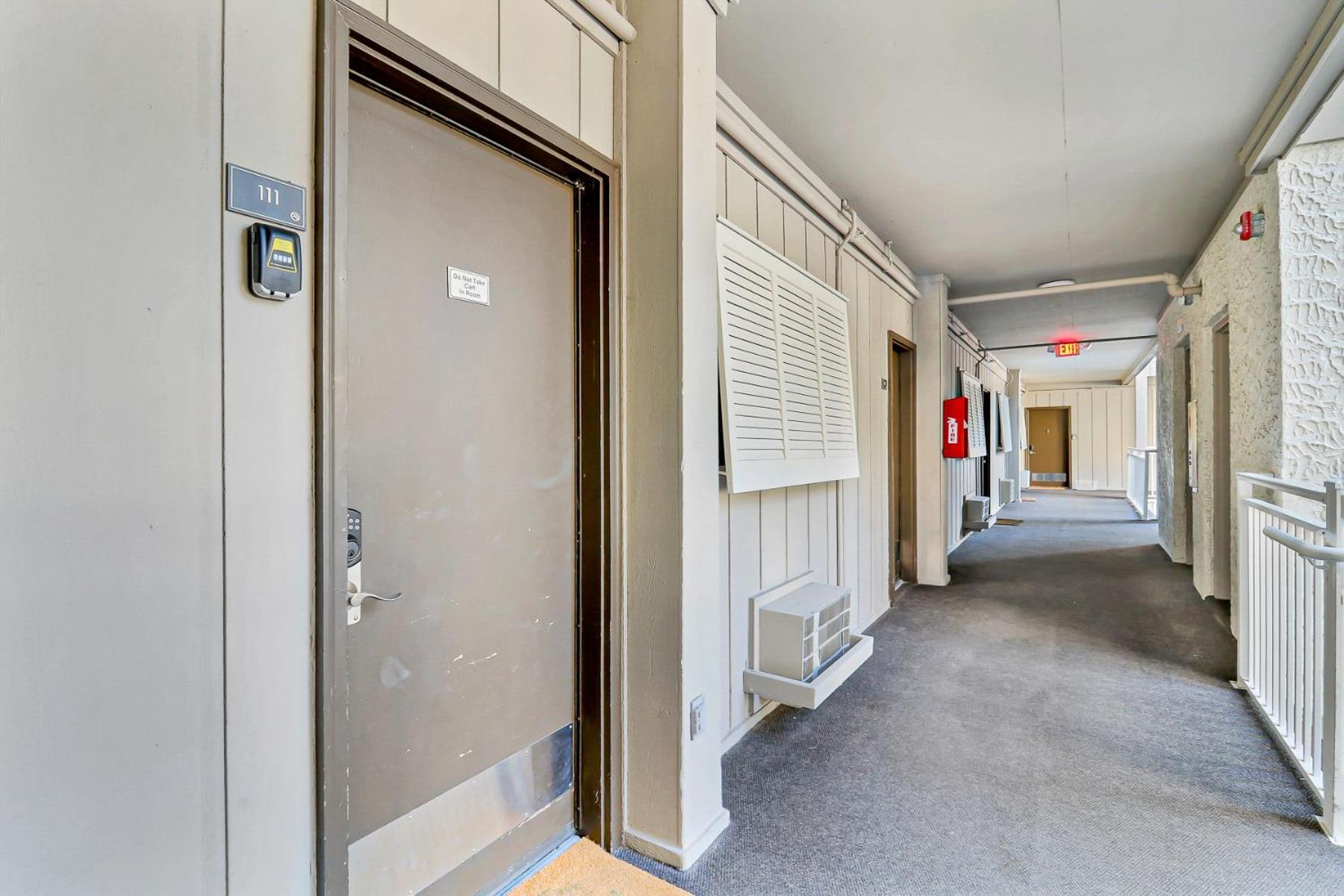 Ocean Dunes Villas #111, Beach Condo In Coligny Beach, 43 S Forest Beach Dr, Hilton Head Sc, Oceanfront Condo, Heated Pool, By Vacation Rental Hhi 힐튼 헤드 아일랜드 외부 사진