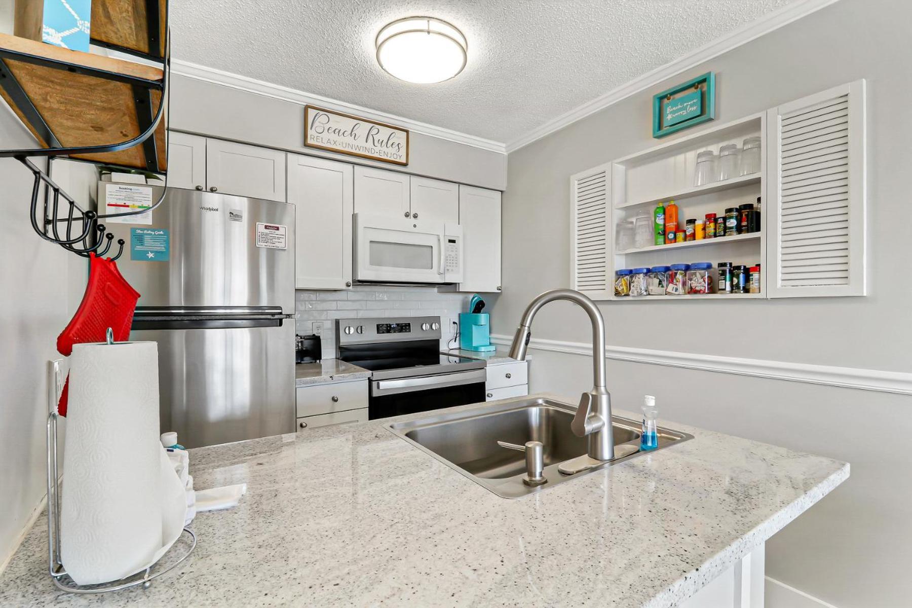 Ocean Dunes Villas #111, Beach Condo In Coligny Beach, 43 S Forest Beach Dr, Hilton Head Sc, Oceanfront Condo, Heated Pool, By Vacation Rental Hhi 힐튼 헤드 아일랜드 외부 사진